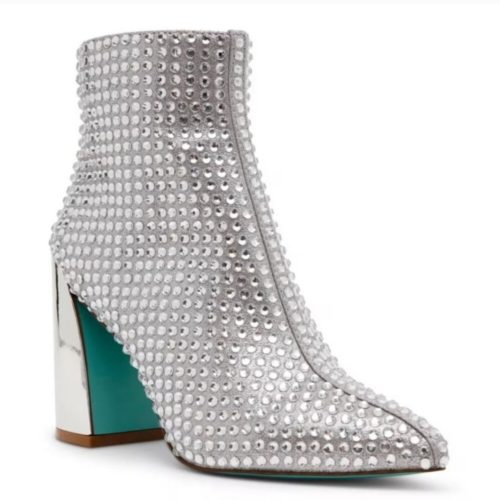 🩶🔹️Betsey Johnson 🔹️Colby Bedazzled Booties in silver for women Size 6.5